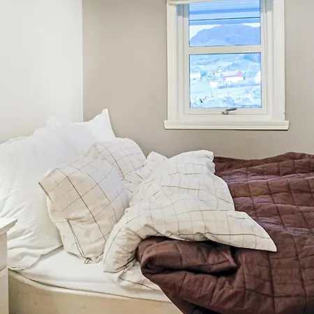 Awesome Home In Lundegrend With House Sea View Casa vacanze *